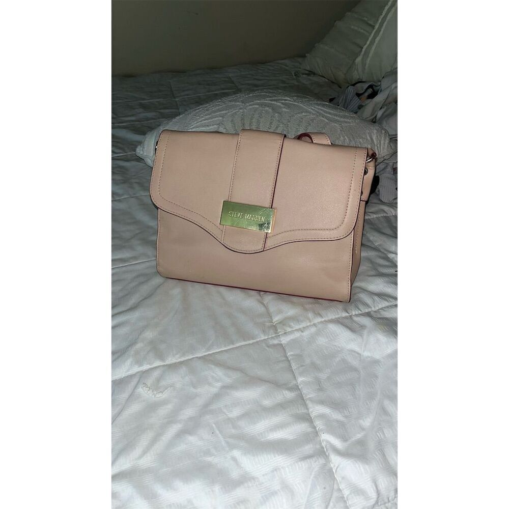 Steve Madden Beige Crossbody Handbag Gold Logo Plate Medium Casual Bag
